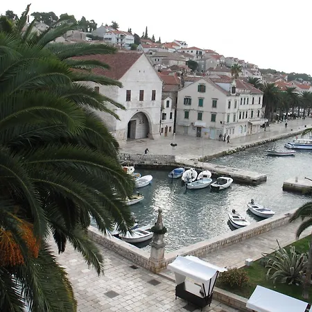 Апартаменти Novak Bonaparte - Hvar Center *