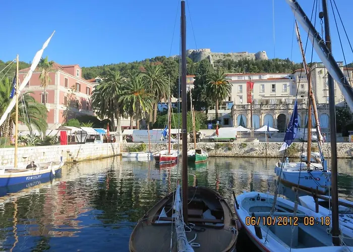 Apartman Novak Bonaparte - Hvar Center